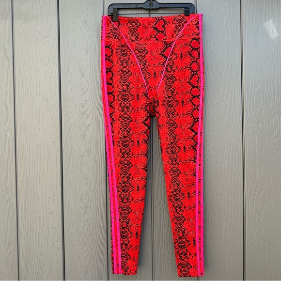 IVY PARK X Adidas Allover Print Leggings Plus Size 1X Red Black Animal Print Gym - Picture 2 of 14